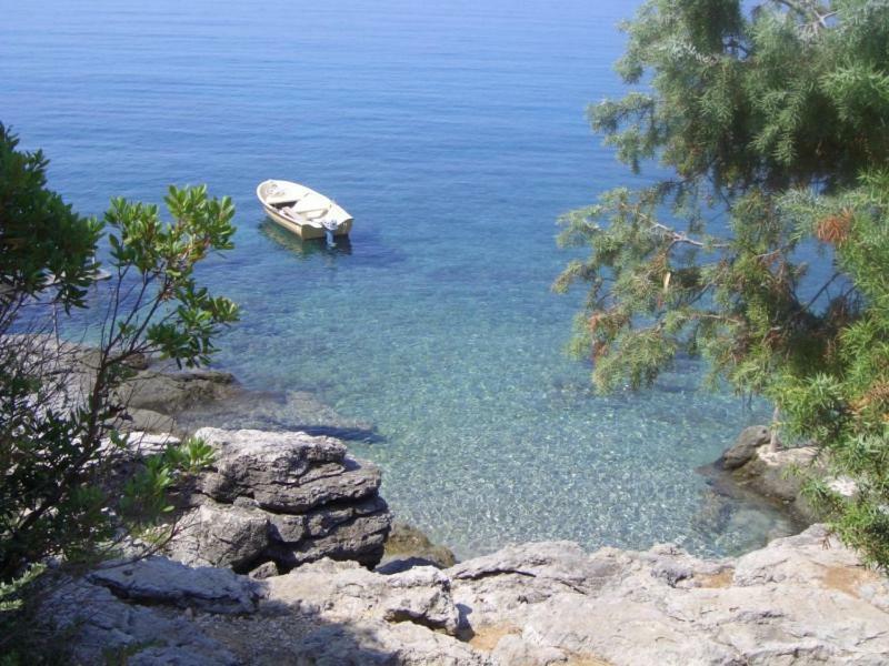 App With A Lovely Patio Mali Losinj Exterior photo